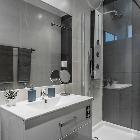 Downtown Heart Апартаменты